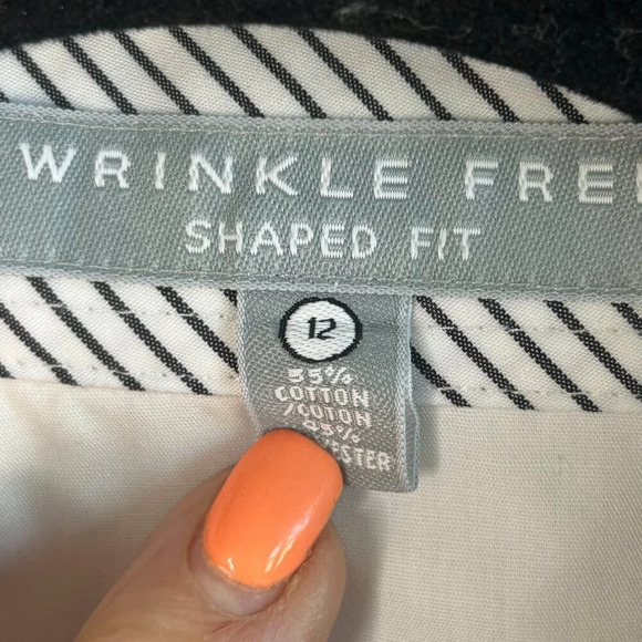 Foxcroft Black White Shaped Fit Wrinkle Free Button Front Shirt Size 12 - Picture 4 of 5